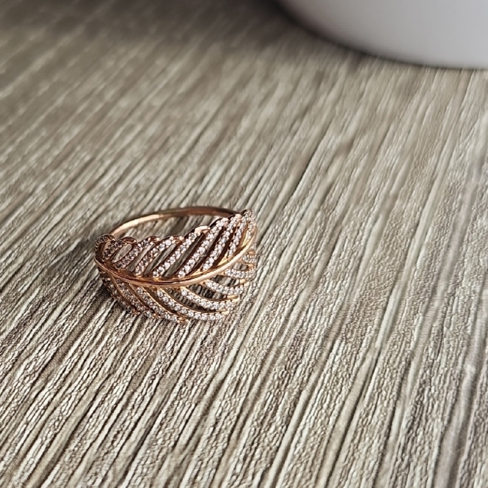 Pandora Rose Gold Leaf Ring